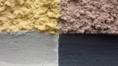 Jak wytynkować ścianę krok po kroku – poradnik DIY